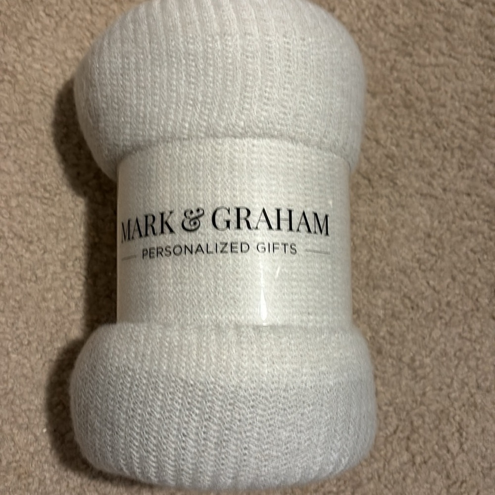 Mark & Graham throw blanket - Picture 4 of 6